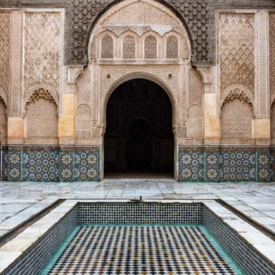 1The-Ben-Youssef-Madrasa-was-once-the-largest-Islamic-college-in-Morocco-and-remains-one-of-the-finest-examples-of-Arabic-architecture-in-the-country-800x600